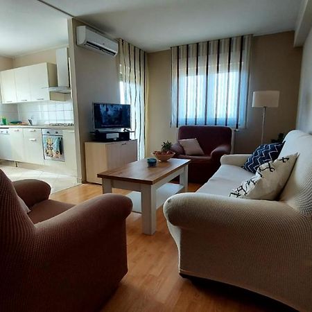 Apartman Ana Pula - Calm, Free Parking, Close To Center Exteriör bild