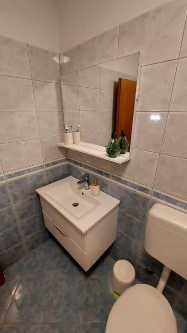 Apartman Ana Pula - Calm, Free Parking, Close To Center Exteriör bild