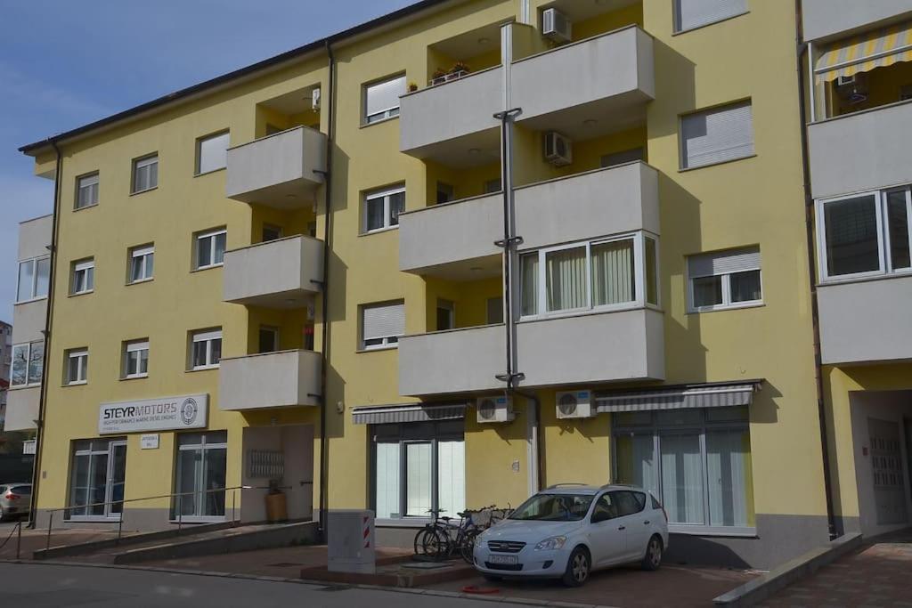 Apartman Ana Pula - Calm, Free Parking, Close To Center Exteriör bild